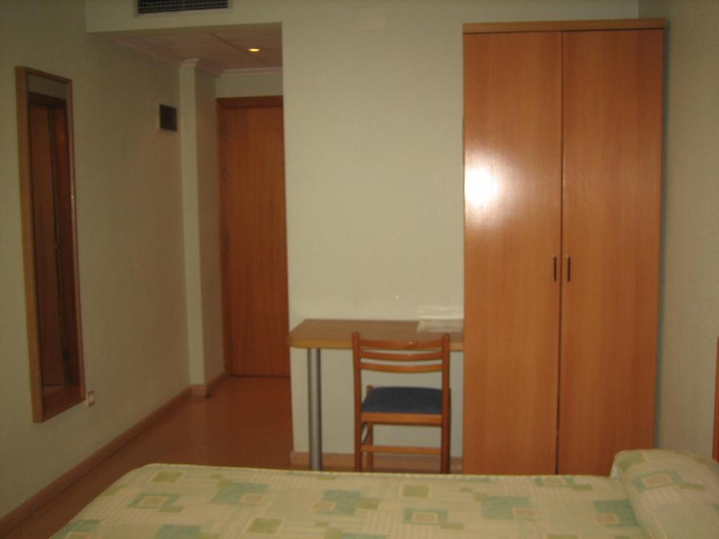 Hostal Madruga Elche Exterior photo